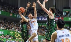 江南体育-山西男篮轻松击败对手，取得胜利