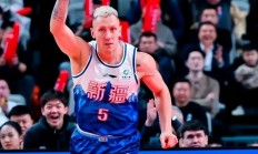 江南体育-强强对话，球场上的风云变换