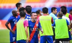江南体育-顶尖足球队众志成城冲向红牌