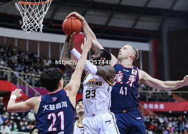 北京队遭遇福建队逆转，积分榜领先优势缩小